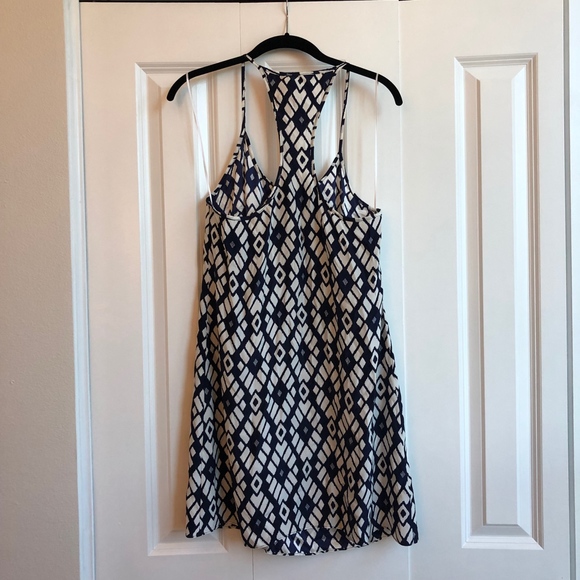 NWT Alice & Trixie Silk Shift Racerback Dress - Picture 4 of 4